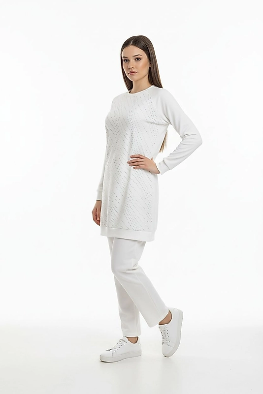 Önü Taşlı Ekru Takım