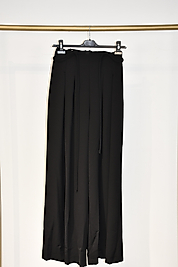 Kemer Detaylı Siyah Pantolon