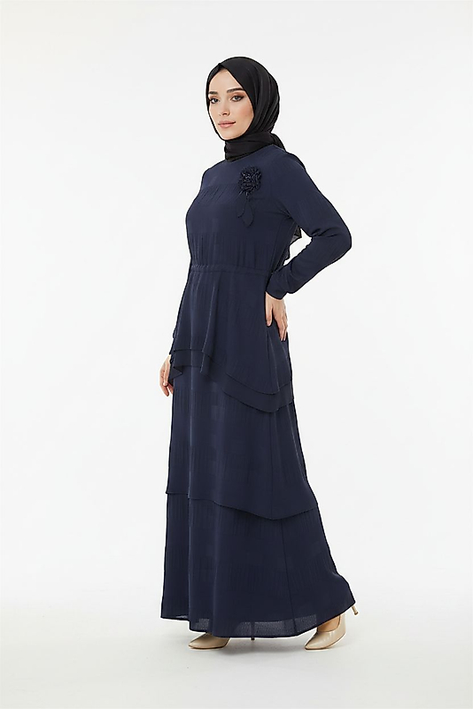 LACİVERT GÜL DETAYLI PİLELİ ELBİSE