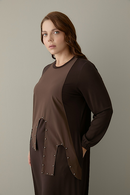 Önü Garnili Kahve Bari Elbise