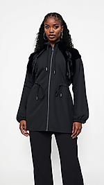 Gül Detaylı Kürklü Siyah Takım